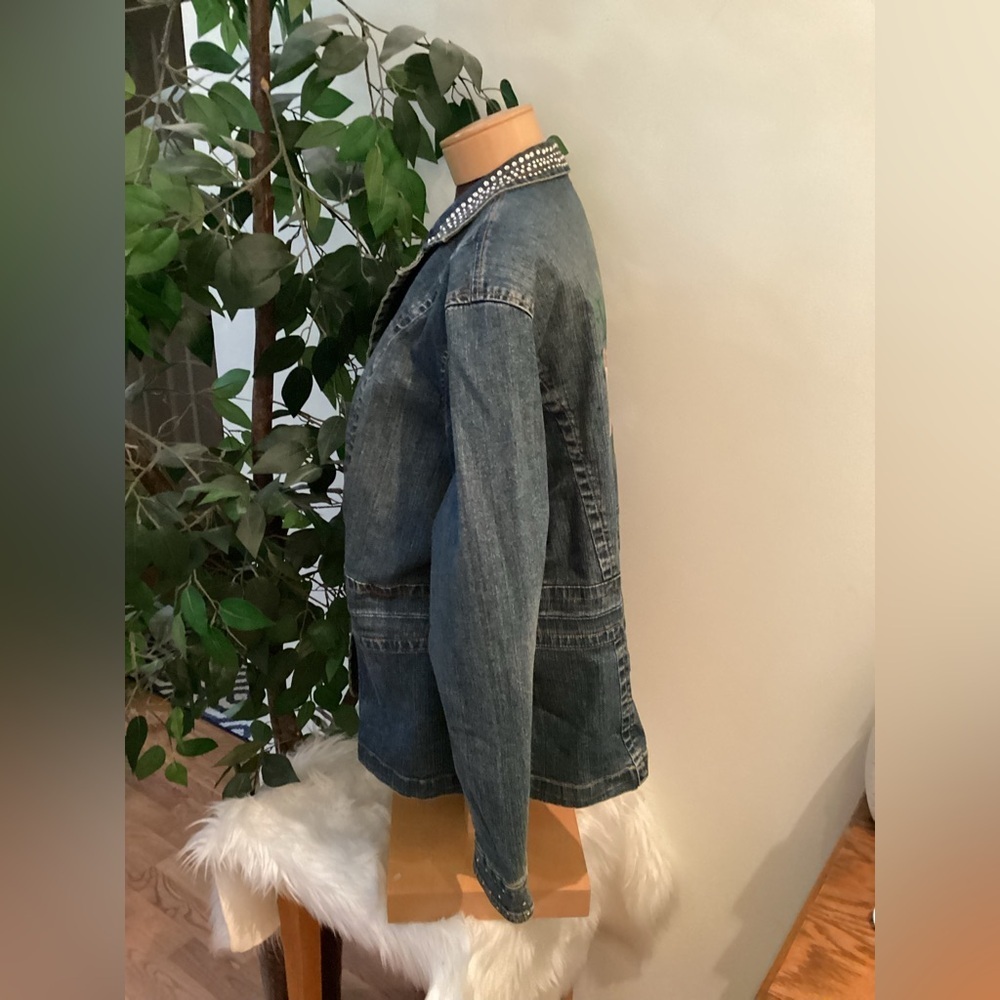 a.n.a 3 button painted floral glitter embellished Jean jacket Woman’s size 2X - Picture 8 of 15